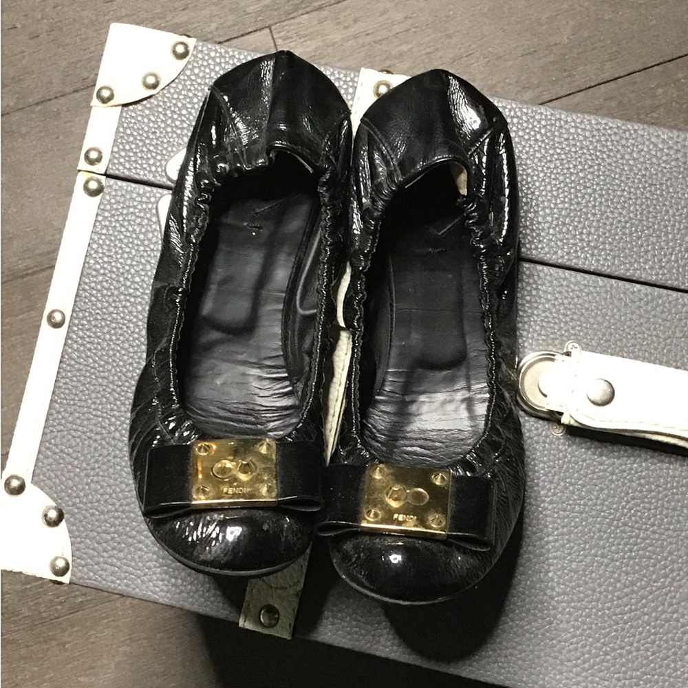 Fendi Black Leather Ballet Flats size 39